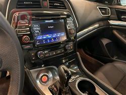Nissan Maxima